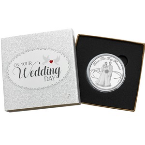 Wedding Couple 1oz .999 Silver Medallion Dated 2025 in Gift Box Wedding Couple 1oz .999 Silver Medallion Dated 2025 in Gift Box