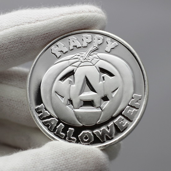 Happy Halloween Pumpkin 1oz .999 Silver Medallion Close Up