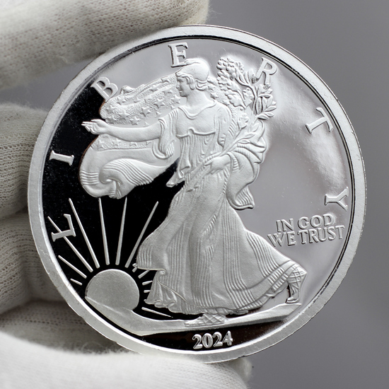 2019 SAE Replica 5oz .999 Silver Showing Reflective Qualities